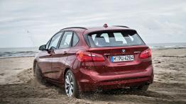 BMW 220d xDrive Active Tourer (2014) - widok z tyłu