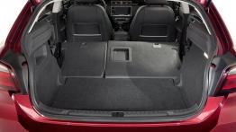 Qoros 3 Hatchback (2014) - tylna kanapa złożona, widok z bagażnika