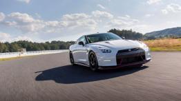 Nissan GT-R Nismo 2014 - widok z przodu