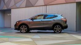Nissan Qashqai II (2014) - lewy bok