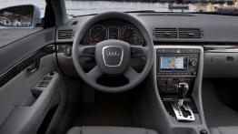 Audi A4 - kokpit