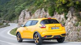Nissan Juke Facelifting (2014) - widok z tyłu
