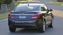Buick LaCrosse II Facelifting (2014) - widok z tyłu