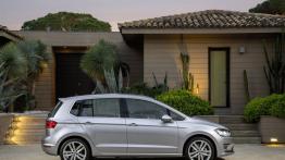 Volkswagen Golf VII Sportsvan (2014) - prawy bok