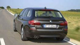 BMW serii 5 Touring F11 Facelifting (2014) - widok z tyłu