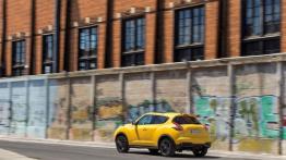 Nissan Juke Facelifting (2014) - widok z tyłu
