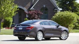 Buick LaCrosse II Facelifting (2014) - widok z tyłu