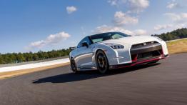 Nissan GT-R Nismo 2014 - widok z przodu