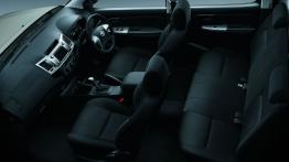 Toyota Hilux Invincible (2014) - widok ogólny wnętrza