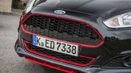 Ford Fiesta VII Facelifting Black Edition (2014) - grill