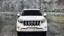 Toyota Land Cruiser 150 Facelifting (2014) - widok z przodu