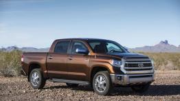 Toyota Tundra 2014 - prawy bok