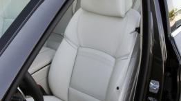 BMW serii 5 Touring F11 Facelifting (2014) - fotel kierowcy, widok z przodu