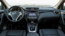 Nissan Qashqai II (2014) - pełny panel przedni