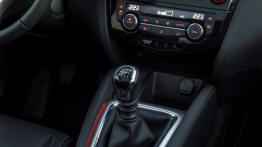 Nissan Qashqai II (2014) - konsola środkowa