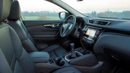 Nissan Qashqai II (2014) - widok ogólny wnętrza z przodu