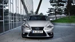 Lexus IS III 300h (2014) - widok z przodu