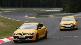 Renault Megane III RS 275 Trophy (2014) - widok z przodu
