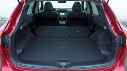 Nissan Qashqai II (2014) - tylna kanapa złożona, widok z bagażnika