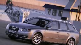 Audi A4 - widok z przodu