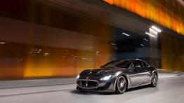 Maserati GranTurismo MC Stradale (2014) - lewy bok