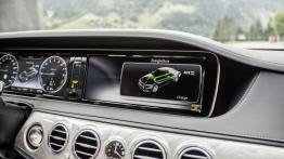 Mercedes S 500 Plug-In Hybrid (2014) - ekran systemu multimedialnego