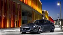 Maserati GranTurismo MC Stradale (2014) - lewy bok
