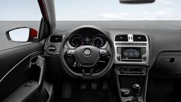 Volkswagen Polo V Facelifting (2014) - kokpit