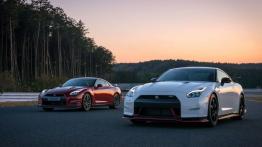 Nissan GT-R Nismo 2014 - widok z przodu