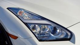 Nissan GT-R Nismo 2014 - prawy przedni reflektor - wyłączony