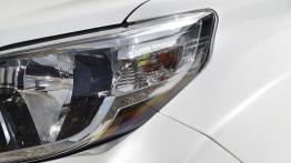 Toyota Land Cruiser 150 Facelifting (2014) - lewy przedni reflektor - wyłączony