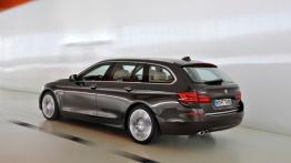 BMW serii 5 Touring F11 Facelifting (2014) - lewy bok