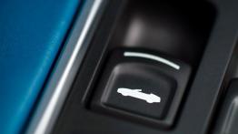 Aston Martin Vanquish Volante (2014) - sterowanie w drzwiach