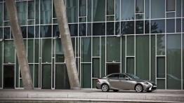 Lexus IS III 300h (2014) - prawy bok