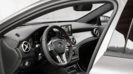 Mercedes GLA 250 4MATIC (2014) - pełny panel przedni