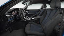 BMW serii 2 Coupe (2014) - widok ogólny wnętrza z przodu