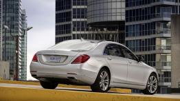 Mercedes S 500 (2014) - widok z tyłu