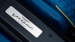 Aston Martin Vanquish Volante (2014) - listwa progowa