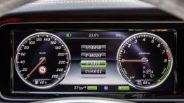 Mercedes S 500 Plug-In Hybrid (2014) - zestaw wskaźników