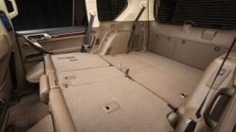 Lexus GX Facelifting (2014) - tylna kanapa złożona, widok z boku