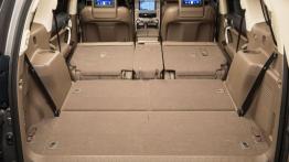 Lexus GX Facelifting (2014) - tylna kanapa złożona, widok z bagażnika