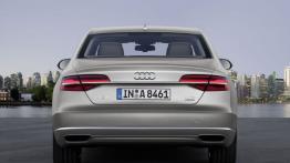 Audi A8 L W12 6.3 FSI quattro Facelifting (2014) - widok z tyłu