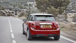 Mini Cooper 2014 - widok z tyłu