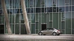Lexus IS III 300h (2014) - lewy bok