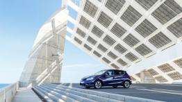 Nissan Pulsar 1.2 DIG-T (2014) - lewy bok