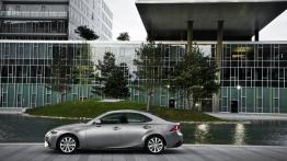 Lexus IS III 300h (2014) - lewy bok