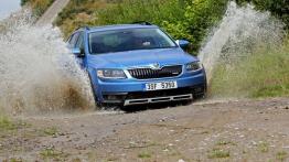 Skoda Octavia III Scout (2014) - widok z przodu