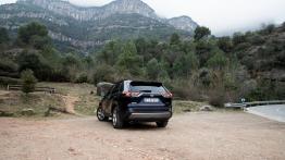 Po 25 latach zrobili to tak, jak trzeba! Nowa Toyota RAV4