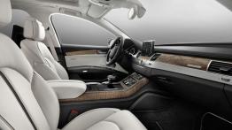 Audi A8 L W12 6.3 FSI quattro Facelifting (2014) - widok ogólny wnętrza z przodu