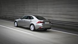 Lexus IS III 300h (2014) - widok z tyłu